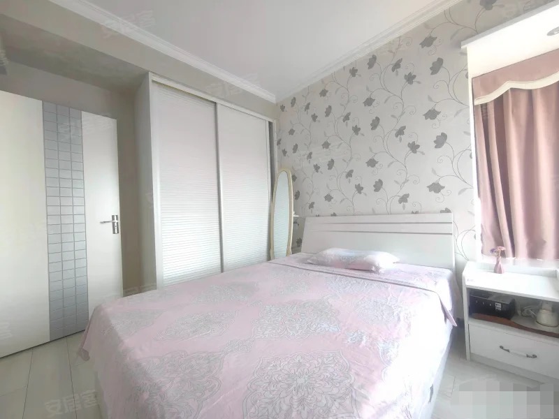 急售，一中旁，和合国际，精装2房，三开间朝南，拎包入住