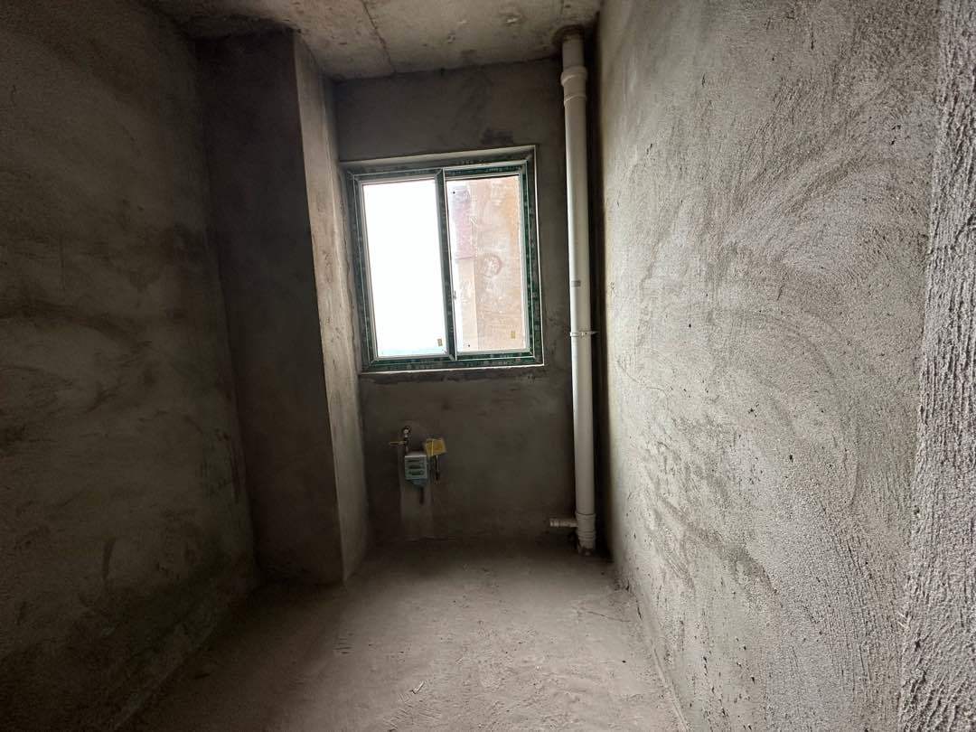 捡漏，仙桃靠南电梯房，111平，28万，电梯好楼层，证件满二