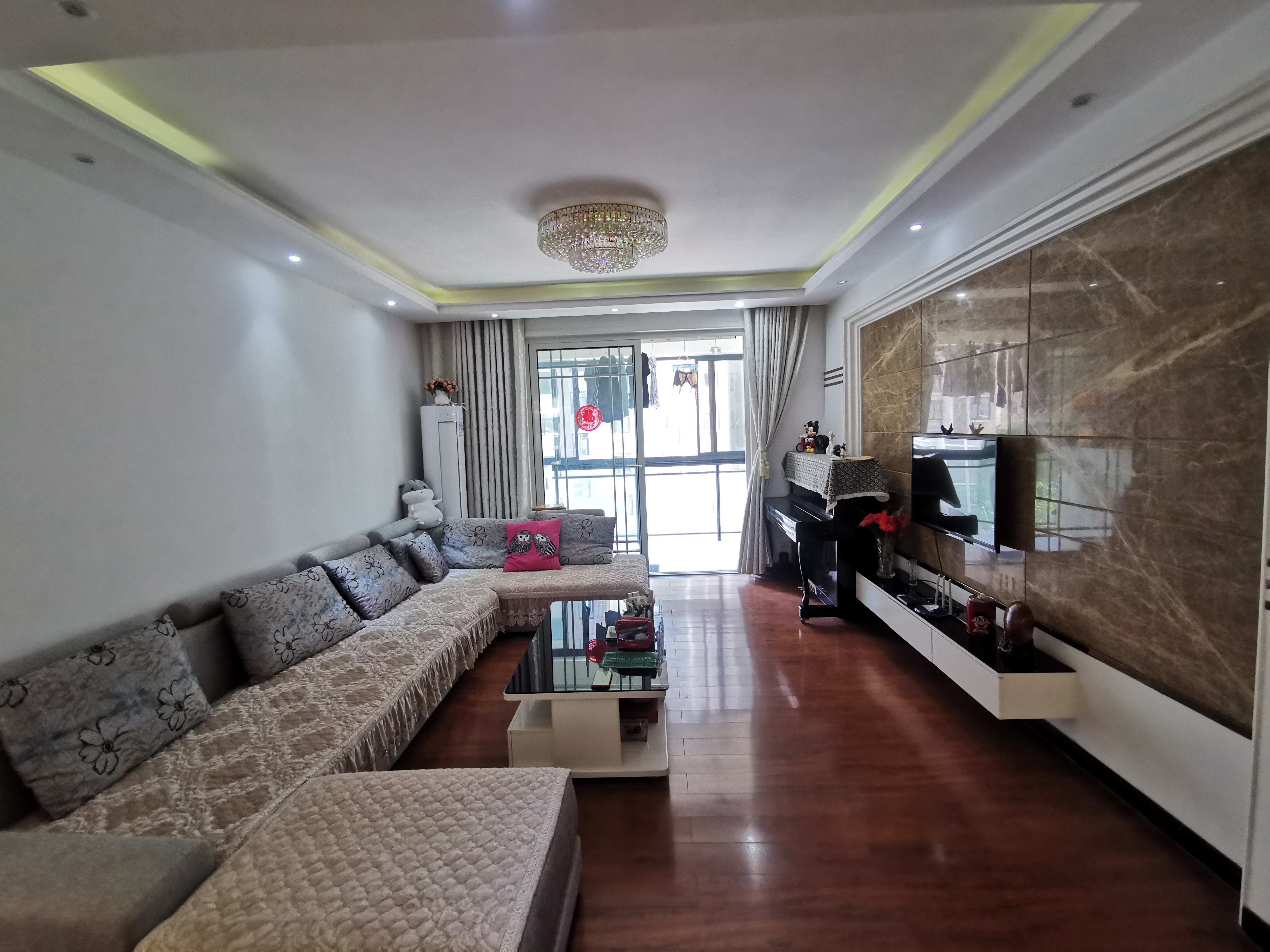 中央华府精装大三房小高层公摊低 保养非常好 拎包入住 满五W一诚心出售