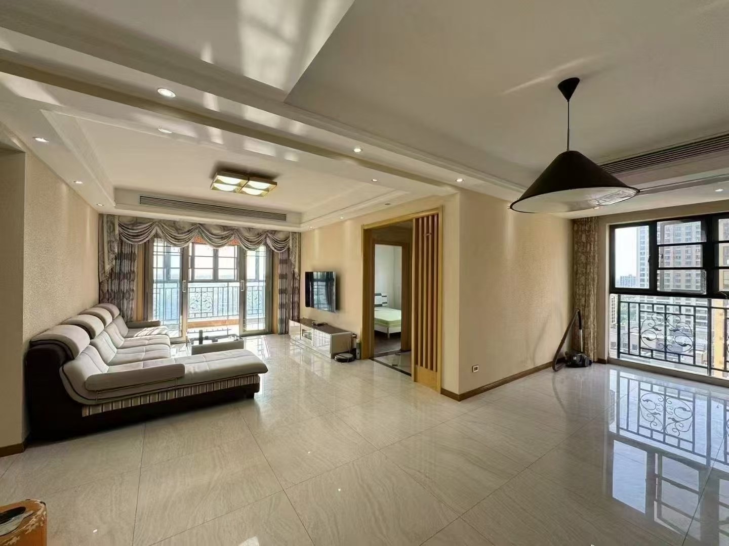 香格里拉，小高层，精装三房，好楼层，拎包入住，满五