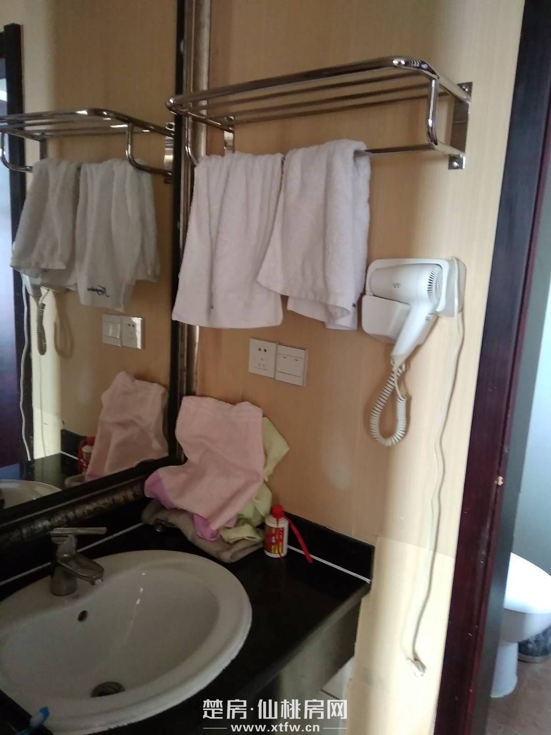 凯宾斯 出售， 城区，精装不到1年，单价4000，家电齐全拎包入住！欢迎 看房