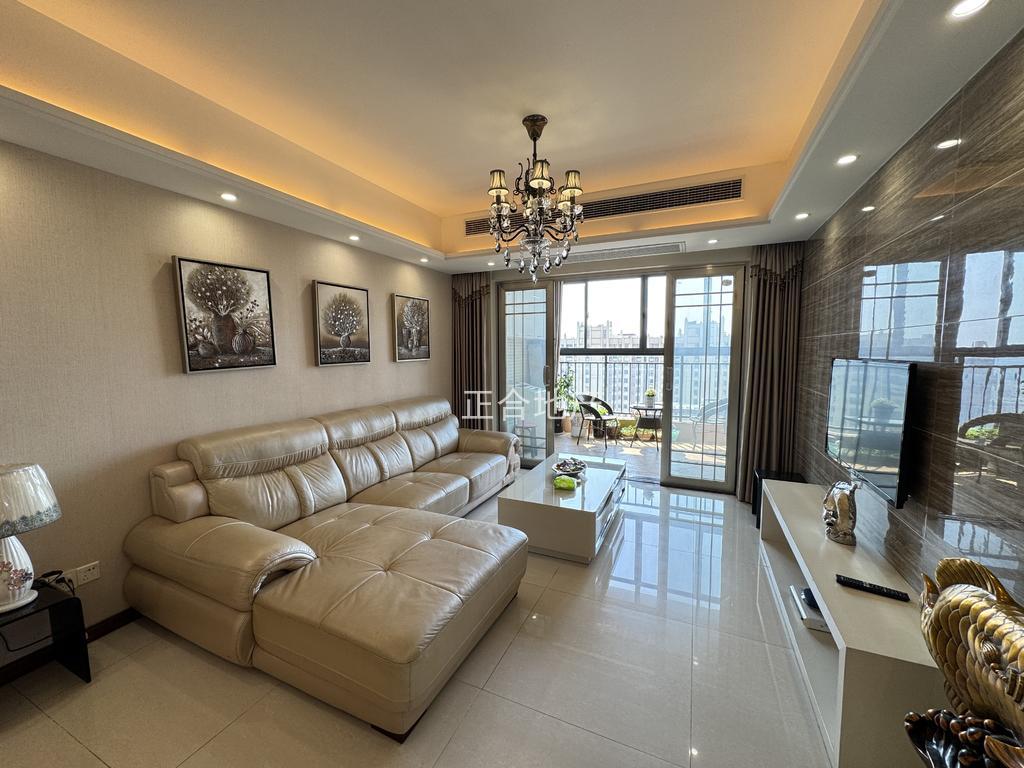 降价了，捡漏，业主急卖，和合国际城 ，精装三室二厅二卫， 边户 ，证满二，成色新，单价4700