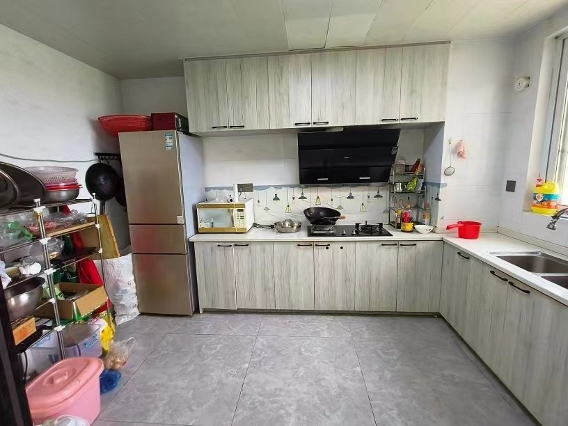 城南都市高尔夫.精装三房两卫.电梯中间楼层.看房约