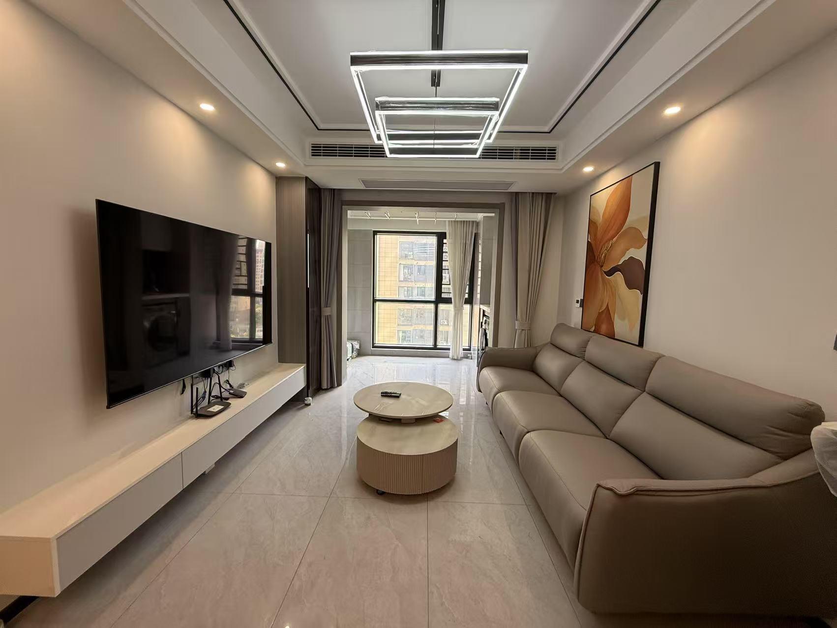 森林国际城北苑3室2厅2卫全新精装修拎包即住，是居家的不二之选！