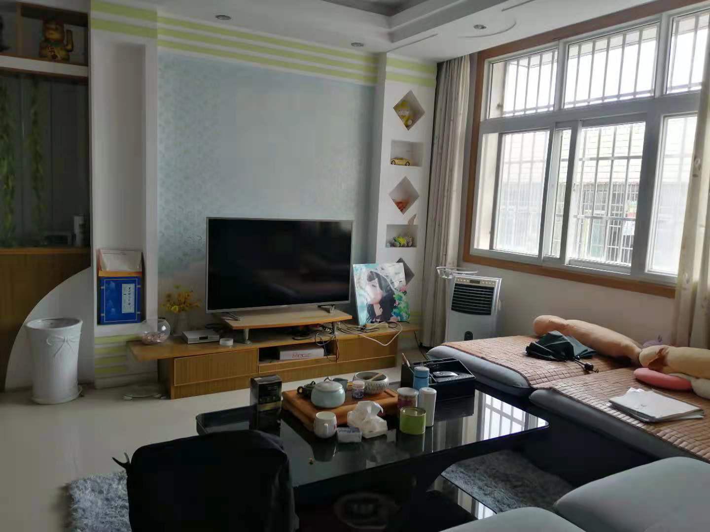 市 ,安静小区,3室2厅2卫1阳台精装,房东换房