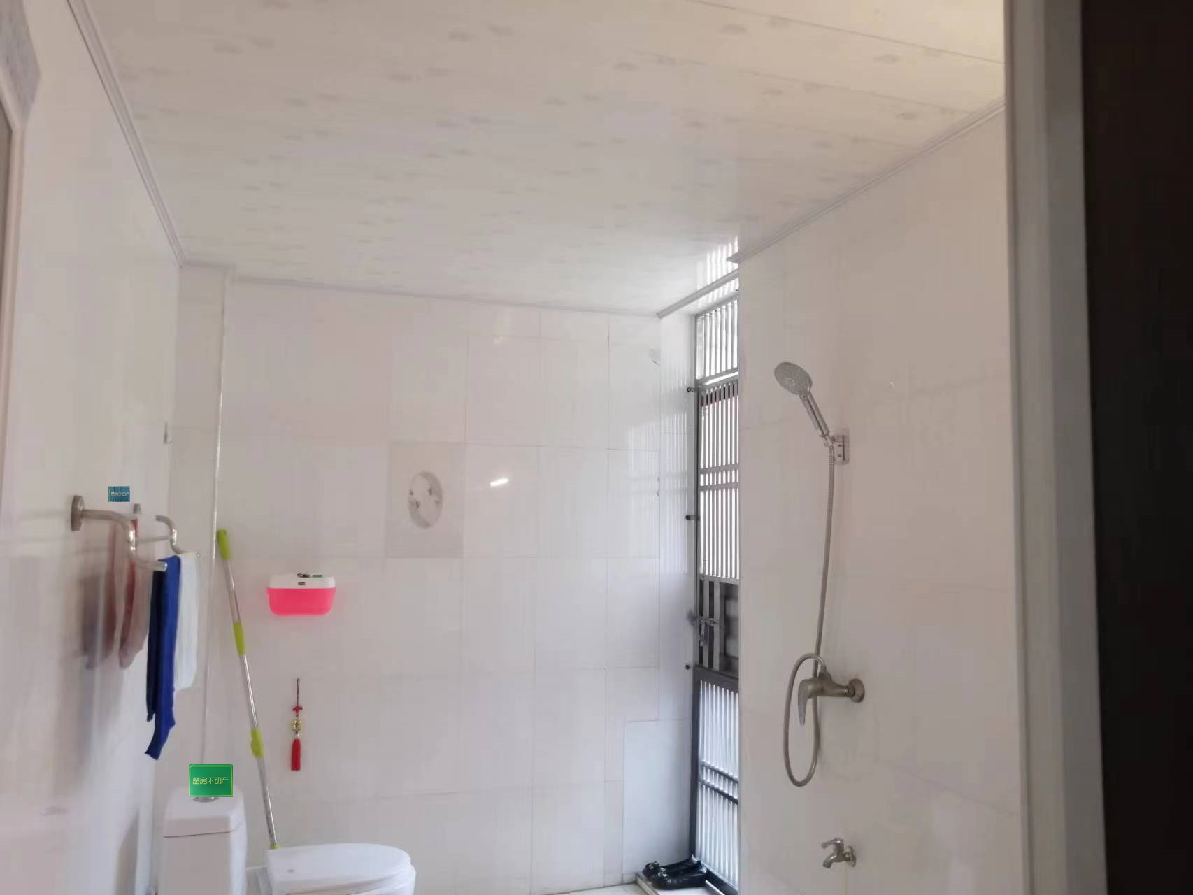 紧邻江滩公园水岸人家精装修2楼送大露台证满2年