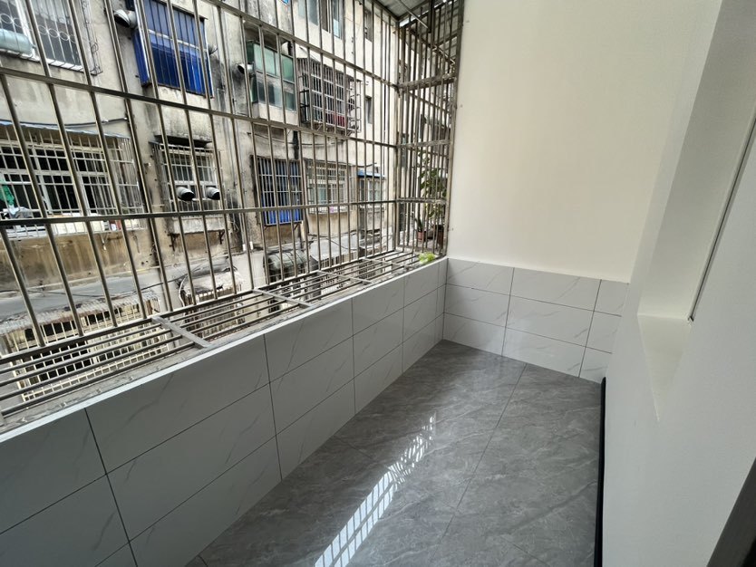 养老看过来，西桥，装修9成新，步梯2楼，精装三房，证满二