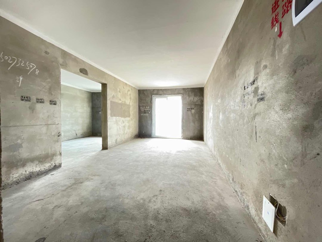 沔阳公园旁，亏本出售，捡漏，森林国际，好楼层，单价5000，证满二。二中、二小、