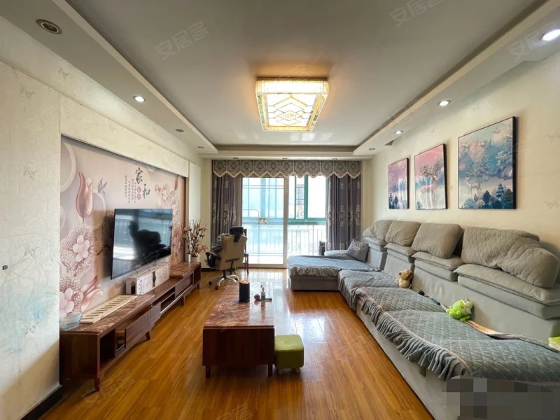 纽芬兰旁边，天下城市星座，小高层，精装大两房，单价3667，总价40w不到，电梯好楼层.