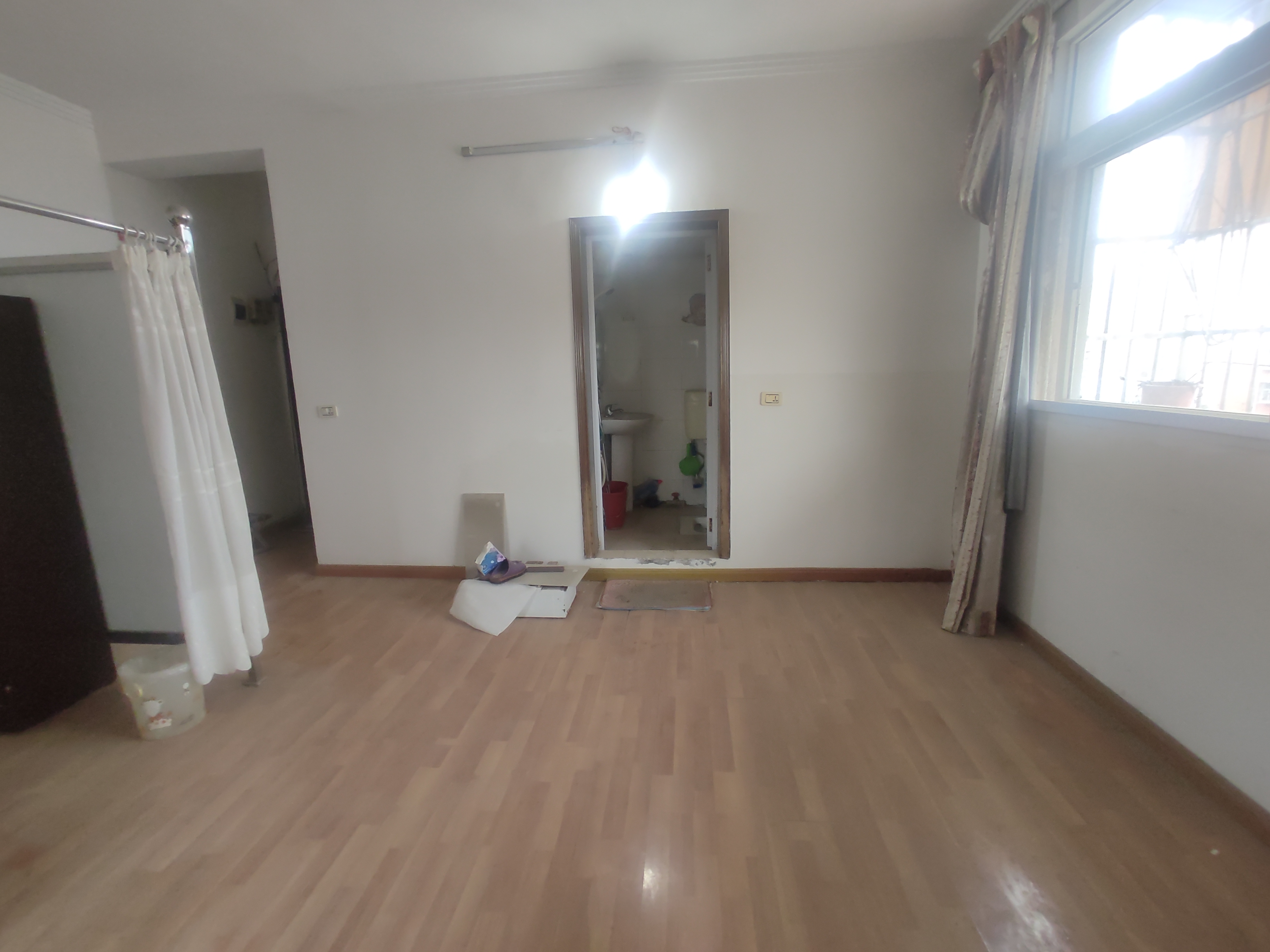 荆洪花园老证南北通透诚心出售