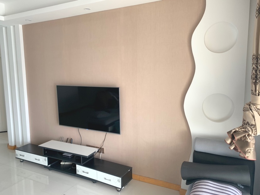 城西妇幼旁，鸿升现代城精装三房，单价不到4千，急售