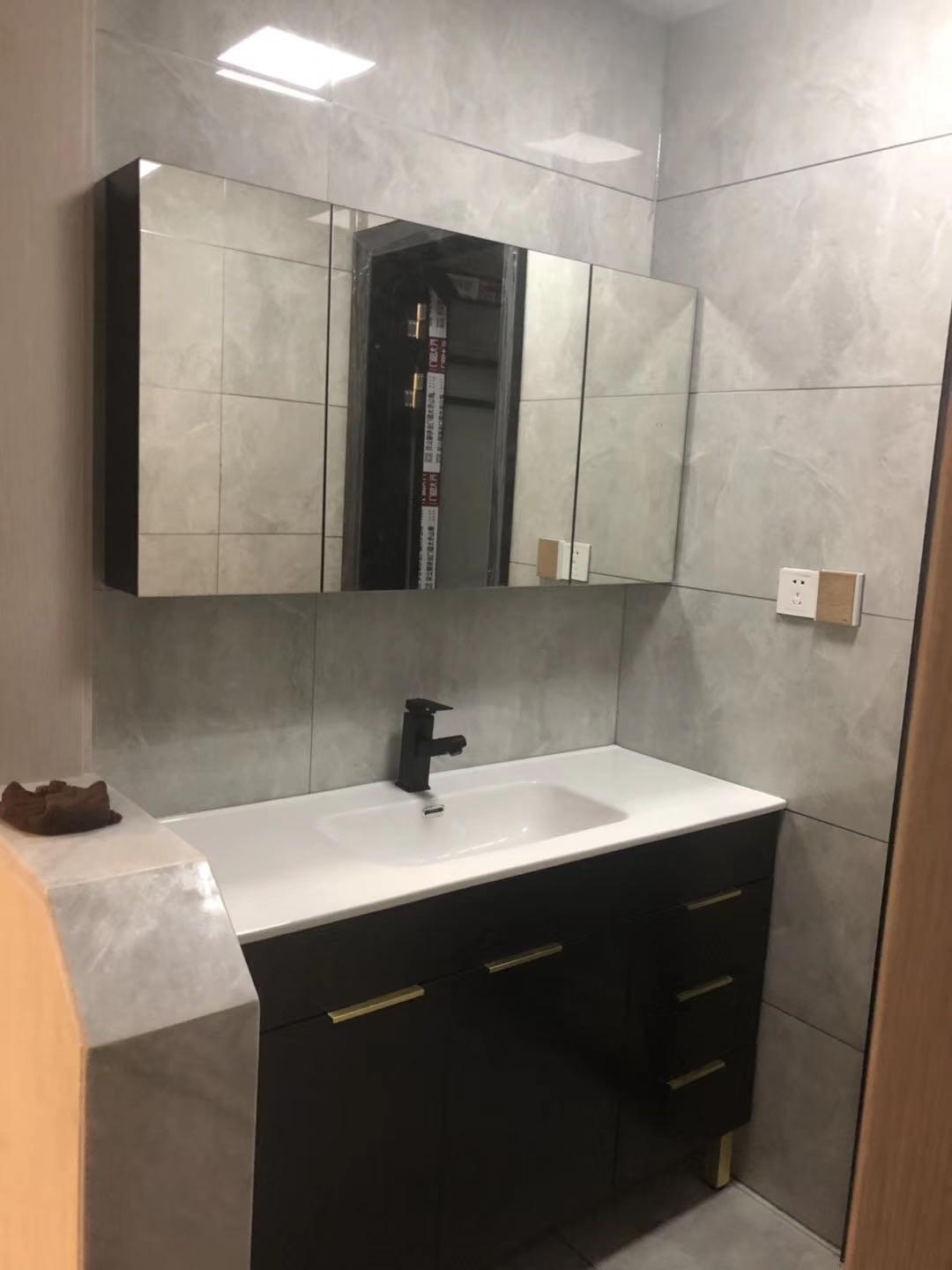 新城一号五期豪装复式，品牌家具家电，拎包即住