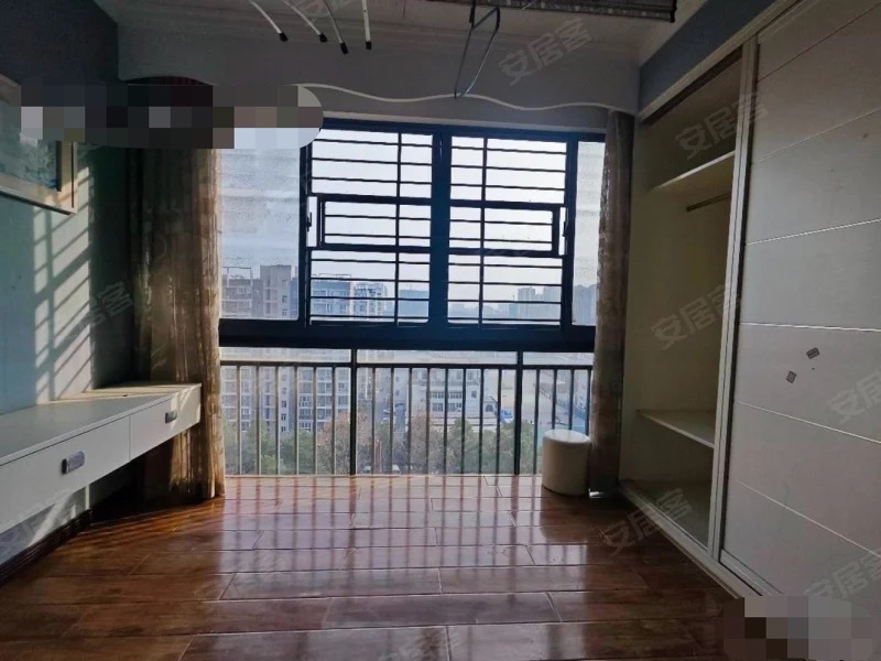 365，亏本急售，元泰三中旁，精装2房2卫，中间楼层11楼，月供2000入住，以租养贷，书包房，