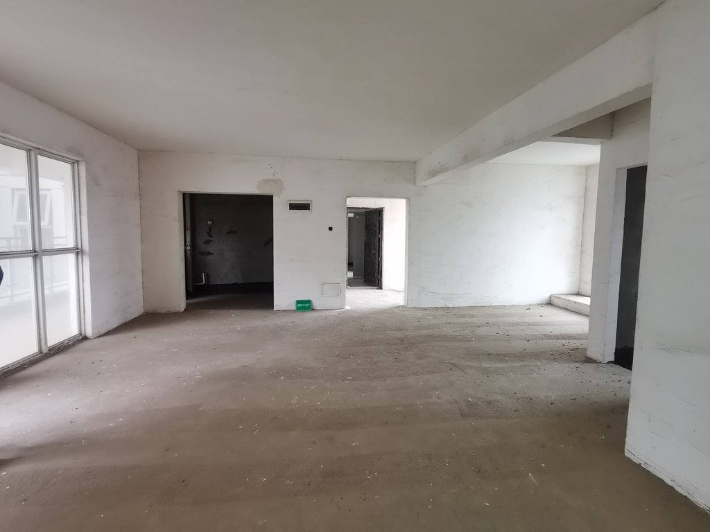 福星城，毛坯大三房，中高好楼层，城南好地段，单价5000！