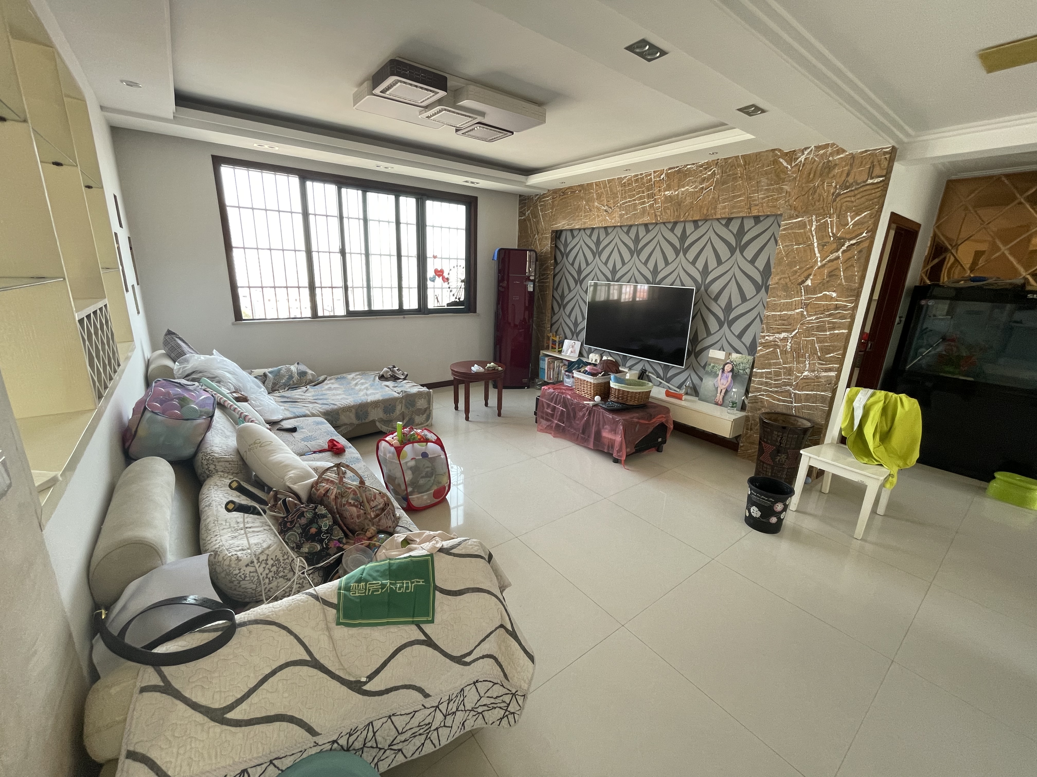 一品苑森林国际北苑对面城南好地段采光很好三个阳台空间大