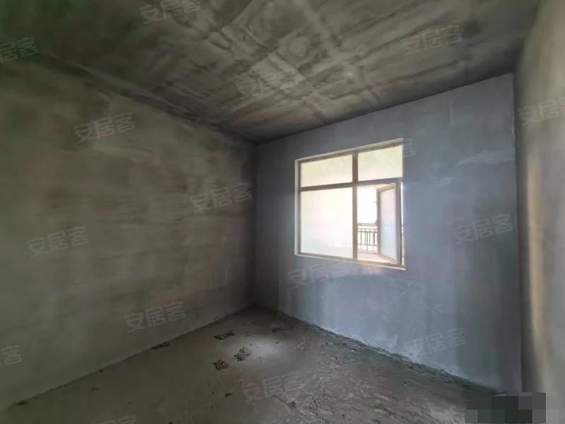 城南，银孚领秀城，单价4400，证件满二顶楼，全人车分流，证满二