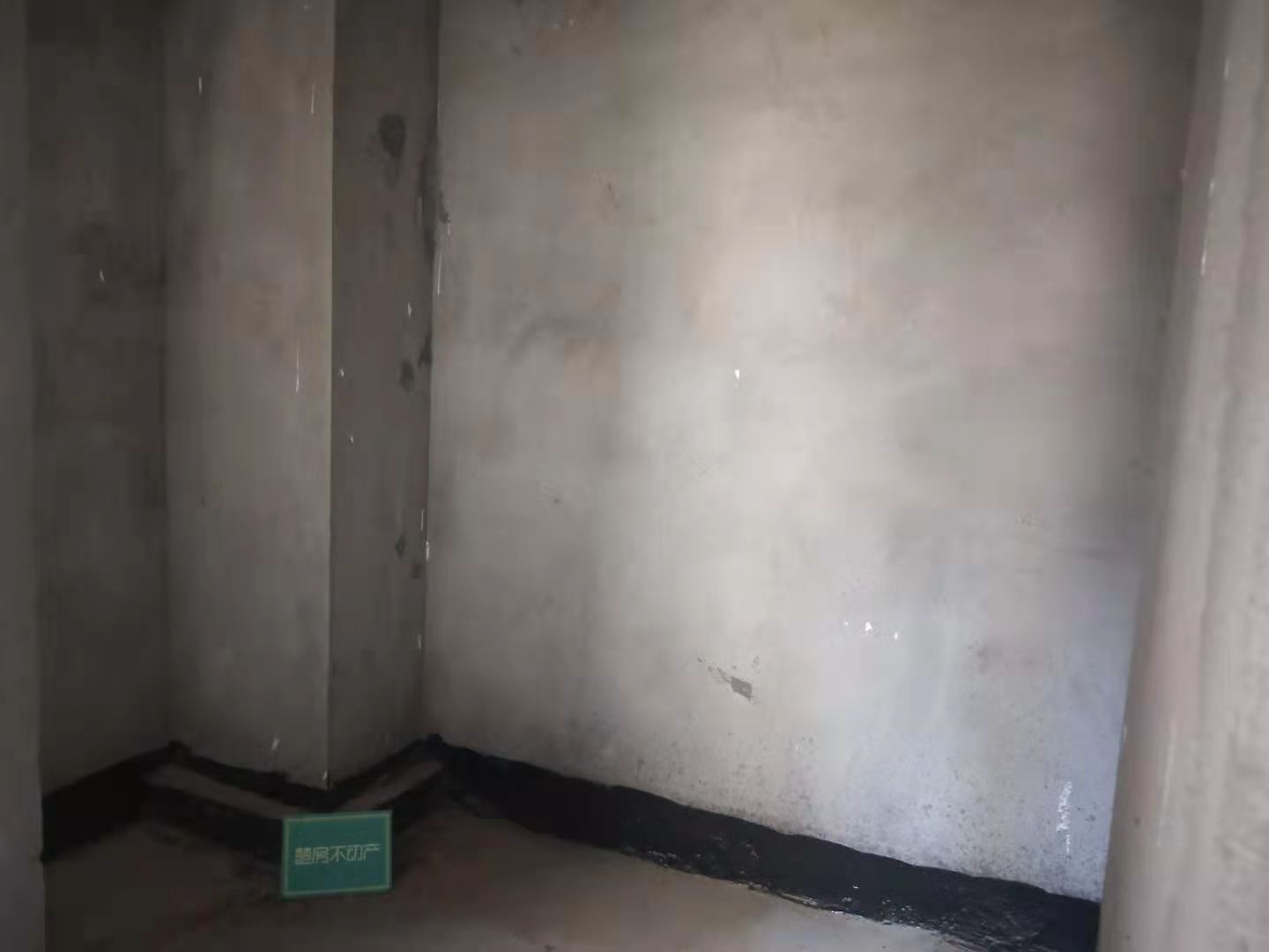 降价了，森林国际毛坯湖景房南北通透楼层采光好前看湖后看景欢迎看房