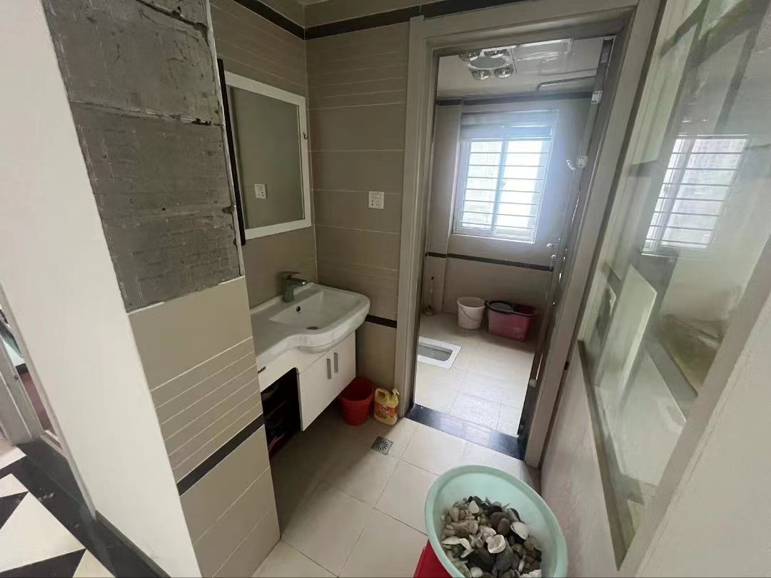 漫城林语.精装三房.证件满二.看房方便