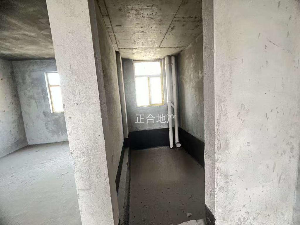 捡漏，城南，沔阳清华园，电梯小高层，毛坯3房2卫，东边户，单价5700+，双阳台，证满二