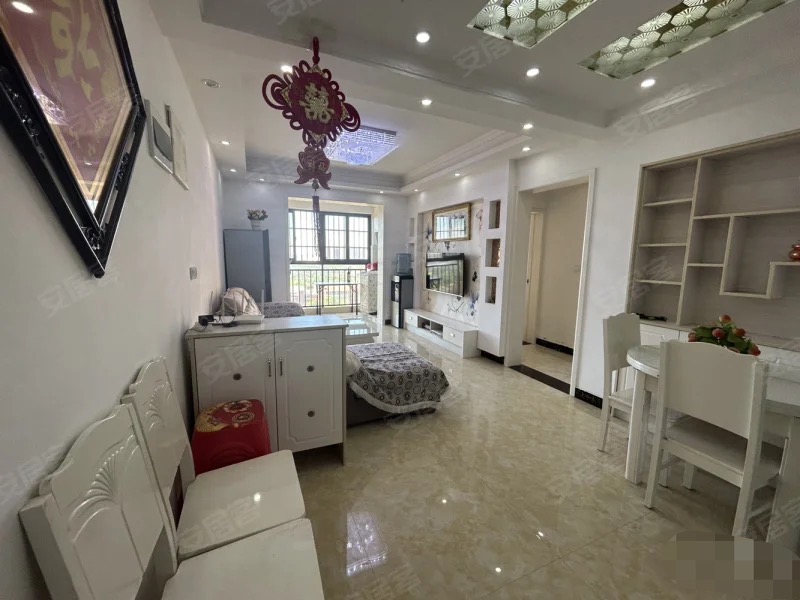 121，翰林公馆仙桃一中对面，中间楼层，精装两房，家具家电齐全满五,