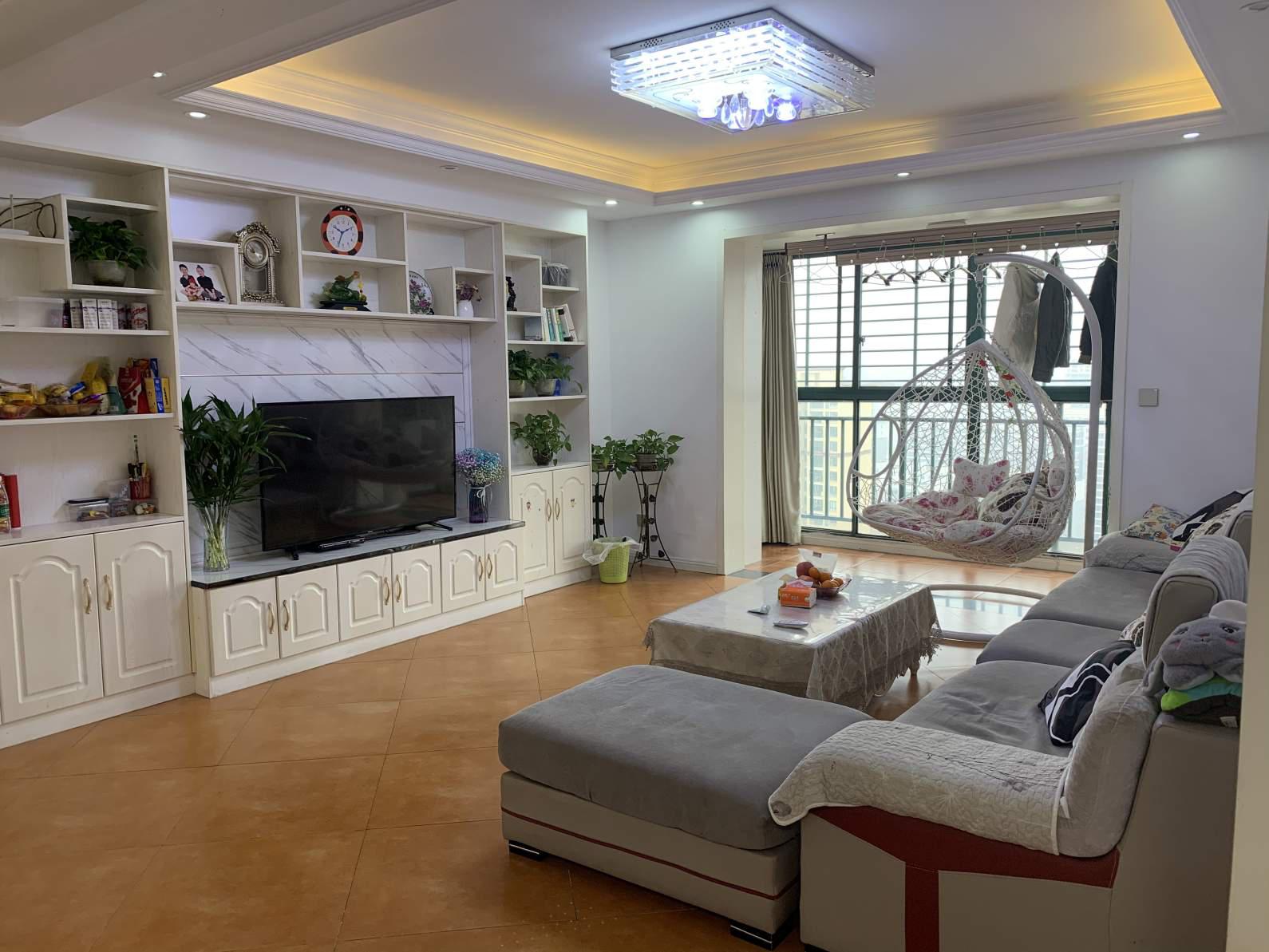 新城壹号三期，150平，110万，满2