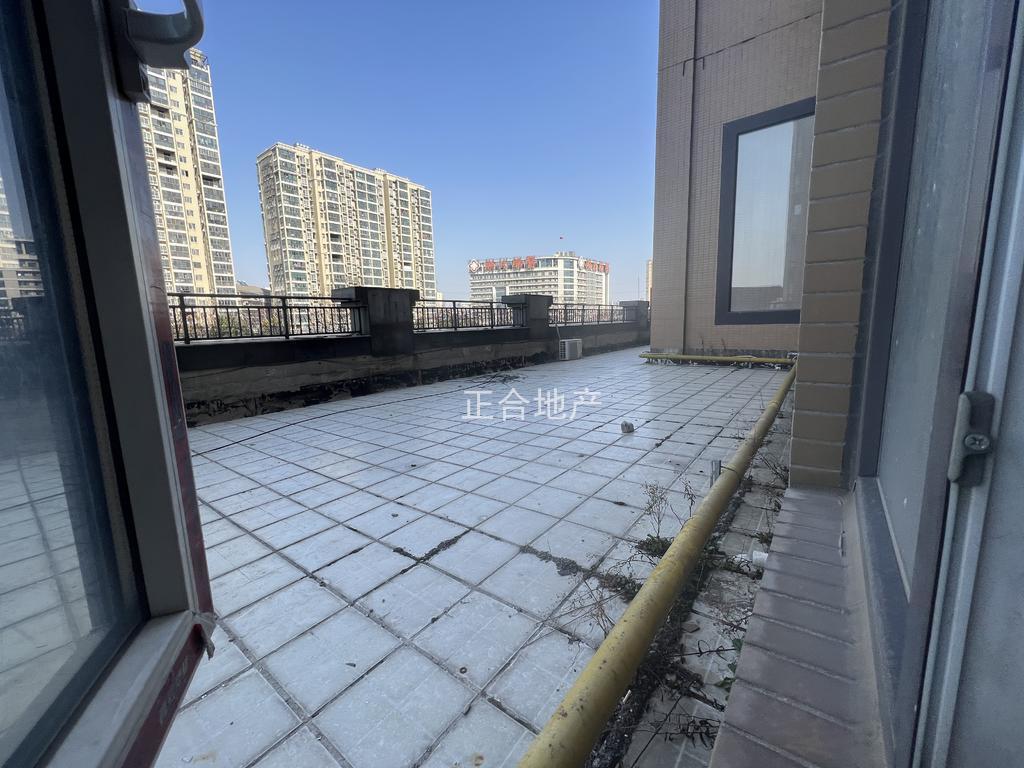 降价了，亏本出售，城南，沔阳公馆，毛坯三房，单价4500，带大平台，采光好，证满二，