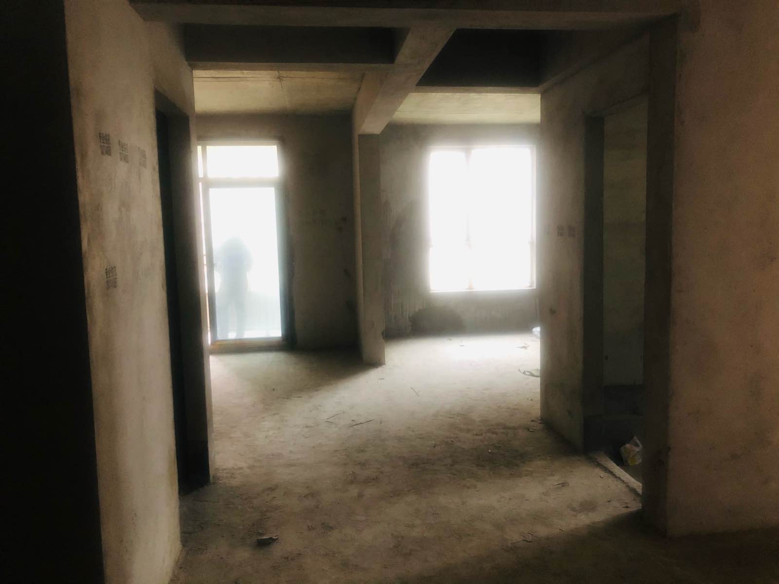 沔阳 旁颐和公馆，经典小三房，电梯好楼层，看房有钥匙