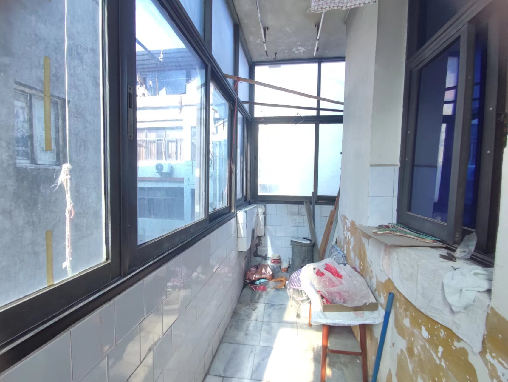 老八中竹货街步梯3楼证件齐全价格可谈急卖