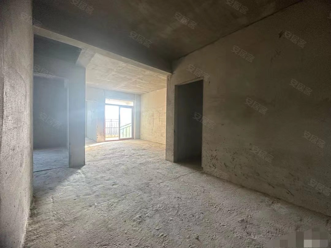 20，房东亏本出，40多万城南电梯房，电梯16层，证件满二，捡漏