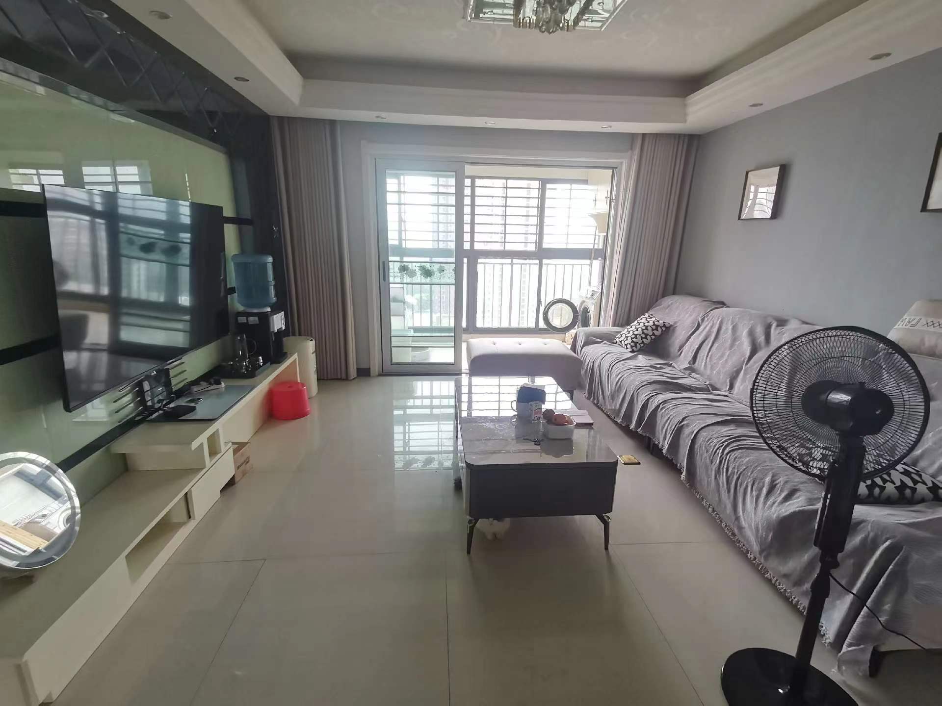 东城国际.精装三房.证件满二.看房方便