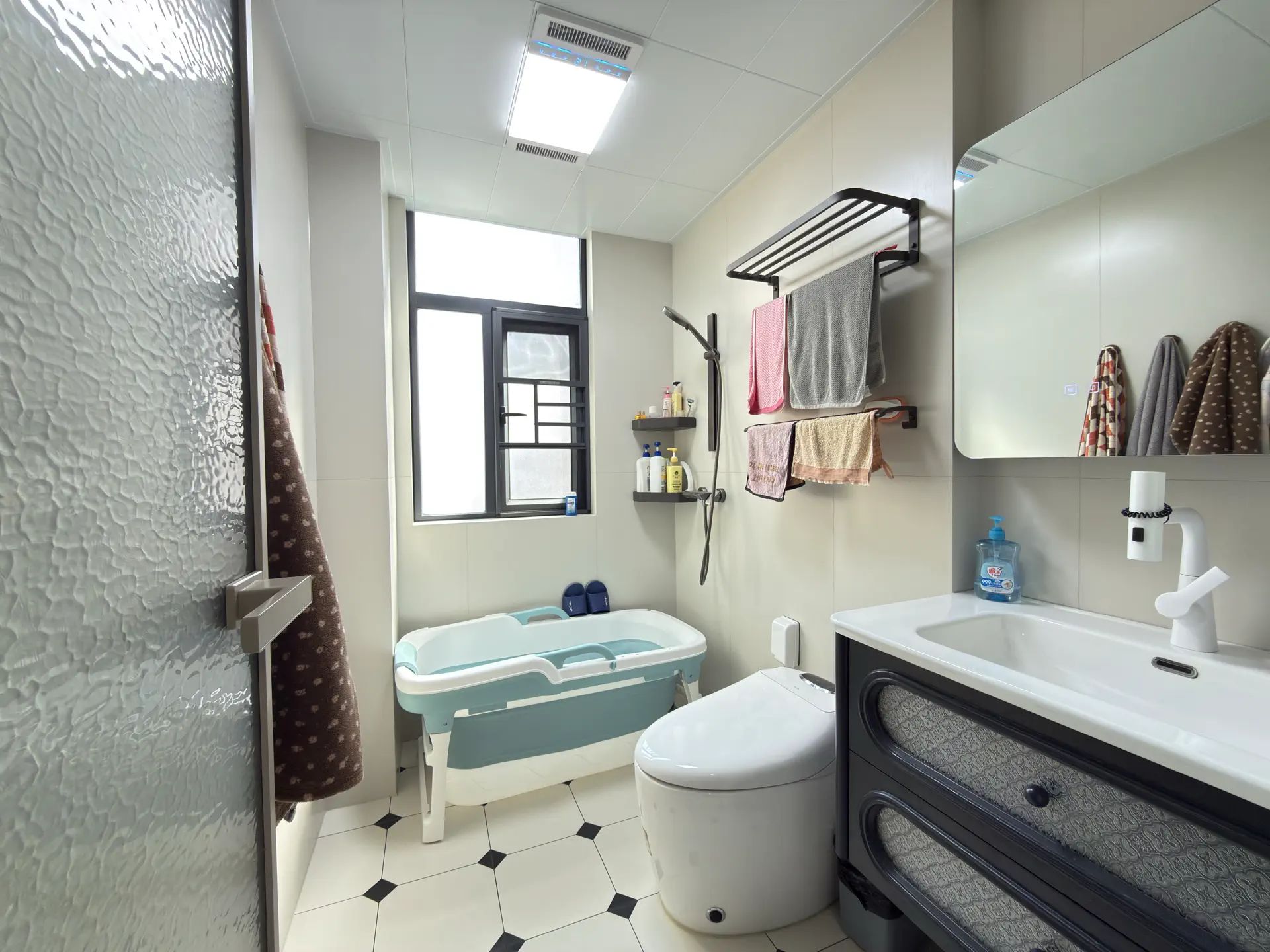 洋房！电梯小高层，好楼层，全屋高档家私，法式中古风，证满二