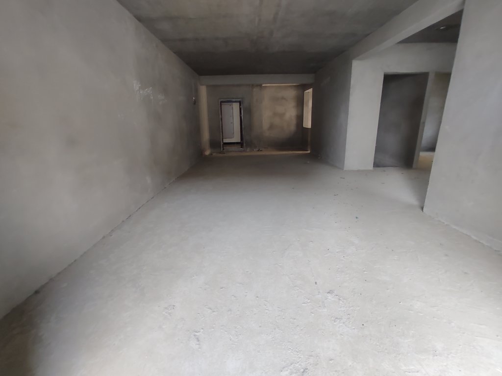 元泰清华园.毛坯大三房.证件满二.单嫁才5800多.看房方便