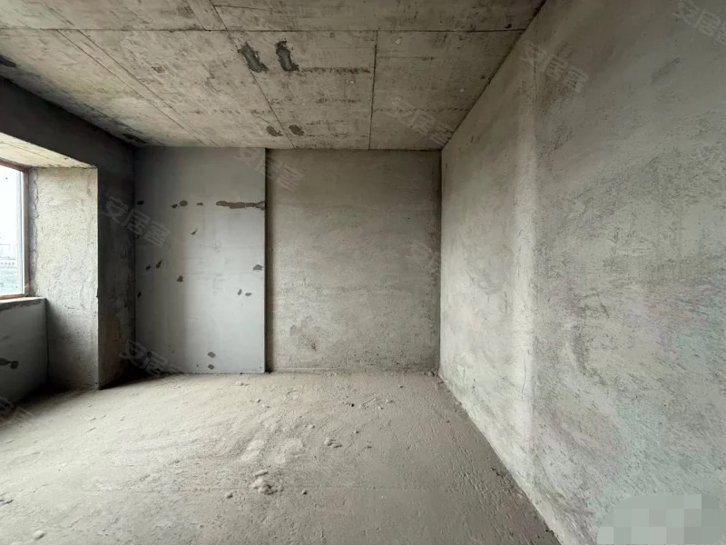 411，捡漏，锦华手府，电梯好楼层六楼，三房，证件满二年，南北通透