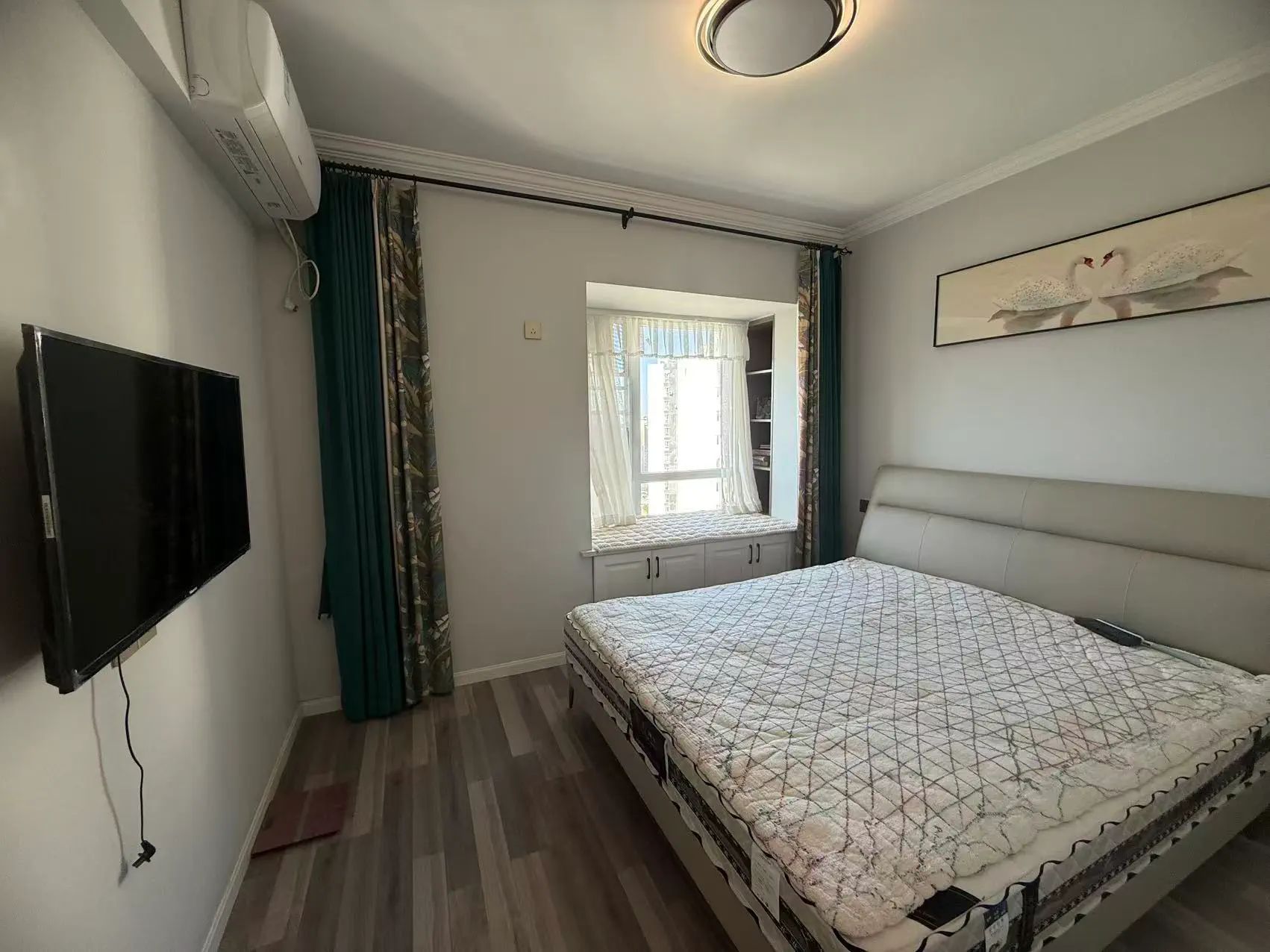 城南武商附近，福星城精装两房，成色非常新带衣帽间，家电齐全，拎包入住，适合一家三口