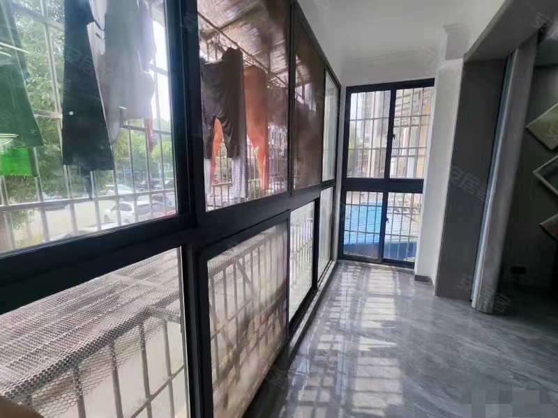 177，城南，人民医院对面，精装大3房，步梯2楼，0公摊，成色新，附近荣怀，新沔中