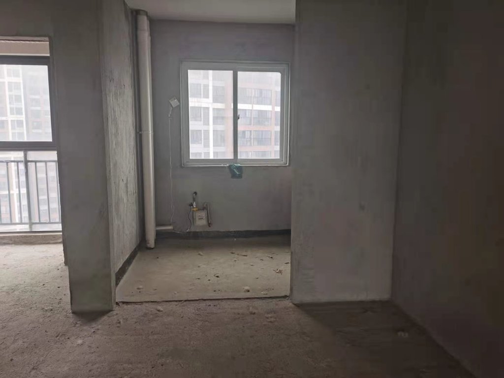 鸿昇现代城毛坯四房 即装楼层超好 看房