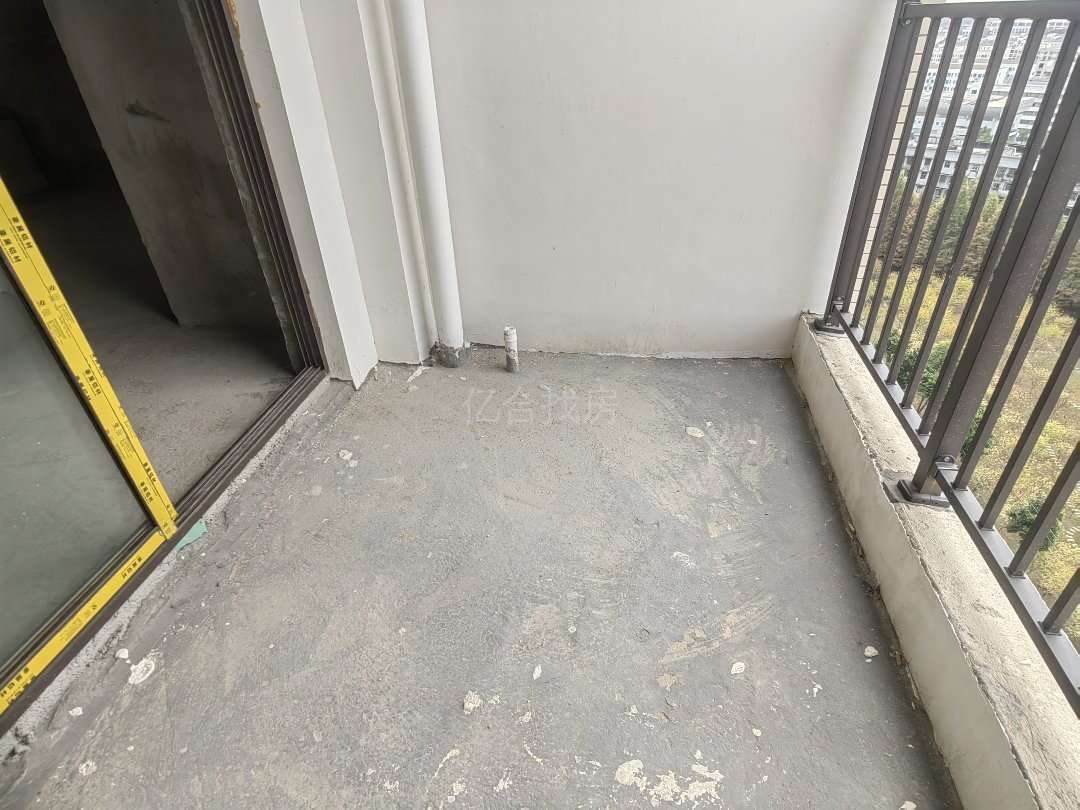 南城新区，交通方便