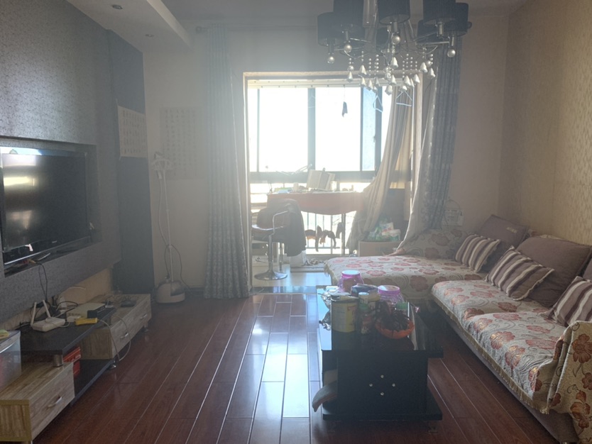 车站对面，时代广场精装修两房，满五年