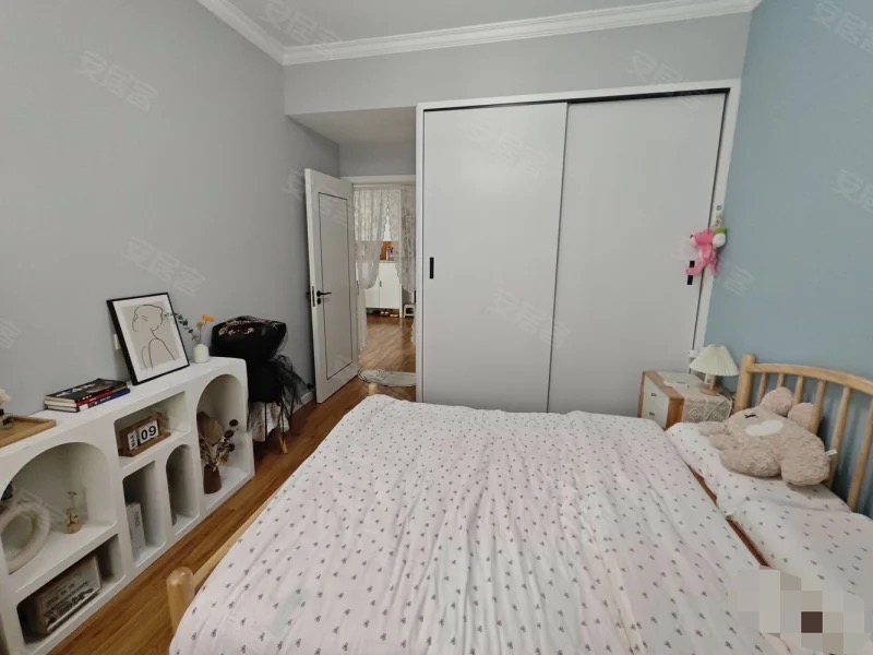 业主急卖，元泰三中旁，电梯小高层，9.5成新！家具家电全送❗拎包入住