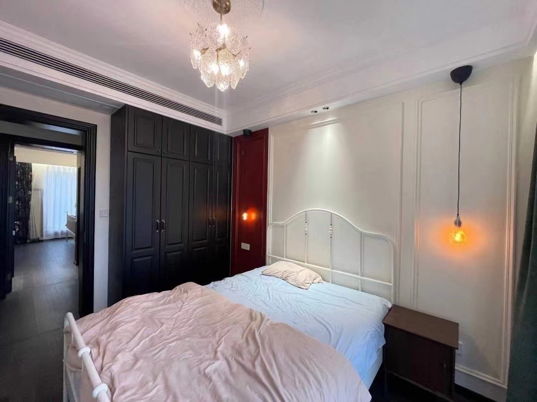 捡漏价格，业主急售，城西，豪hua装修，绿地洋房，全屋定制家具，满二