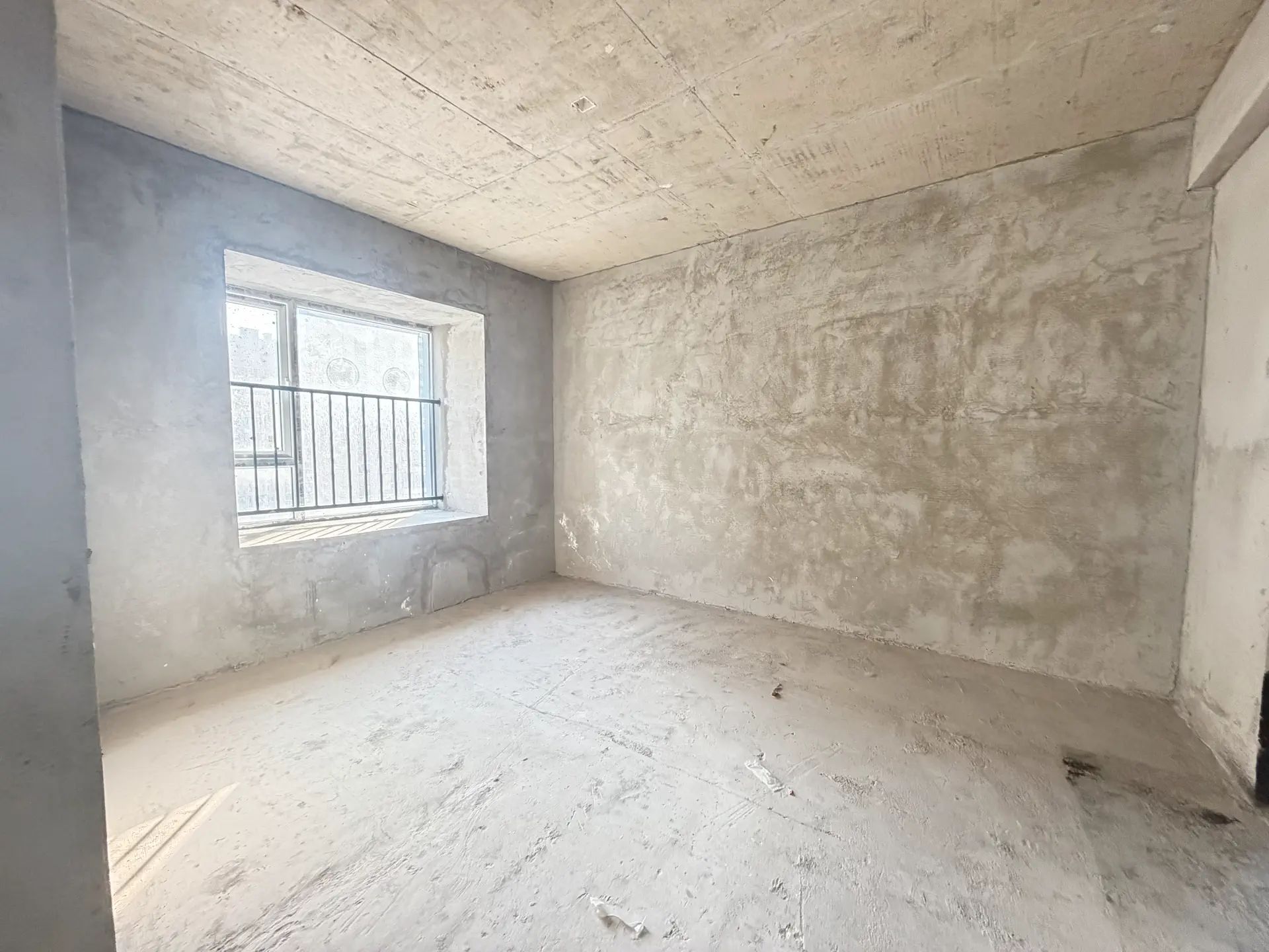 城南，蓝天花园，四房二厅二卫，小高层，好楼层，户型方正，釆光不错！