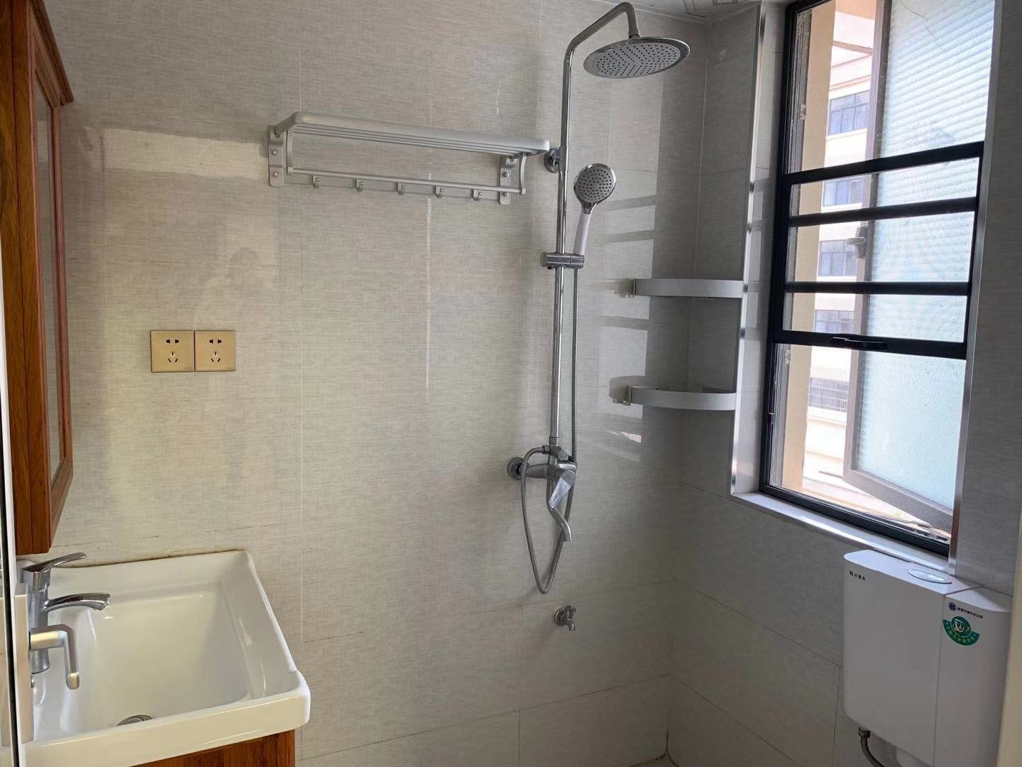 荣怀及第世家B区两室一厅一卫，稀有小户型，