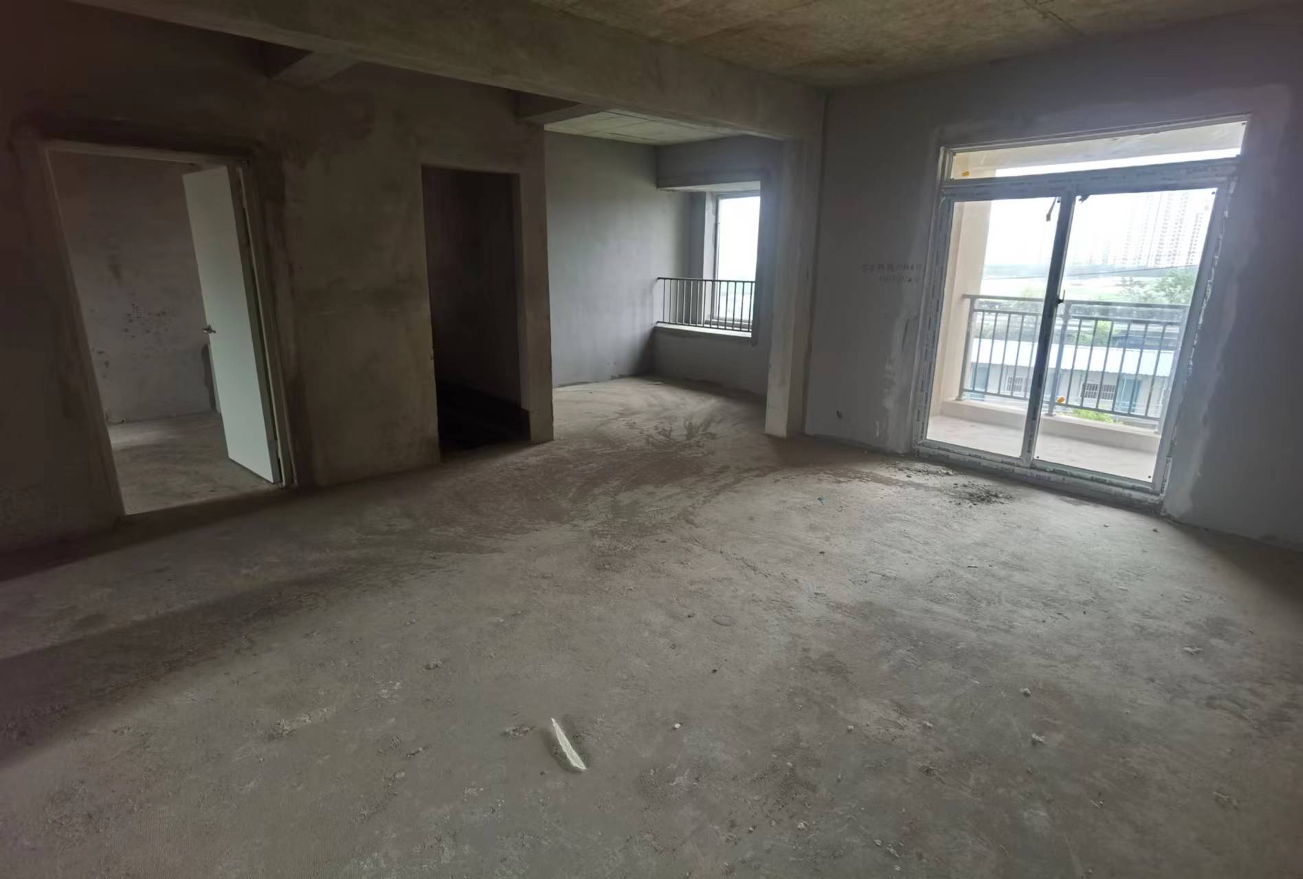 南国明珠四房136平好楼层急售