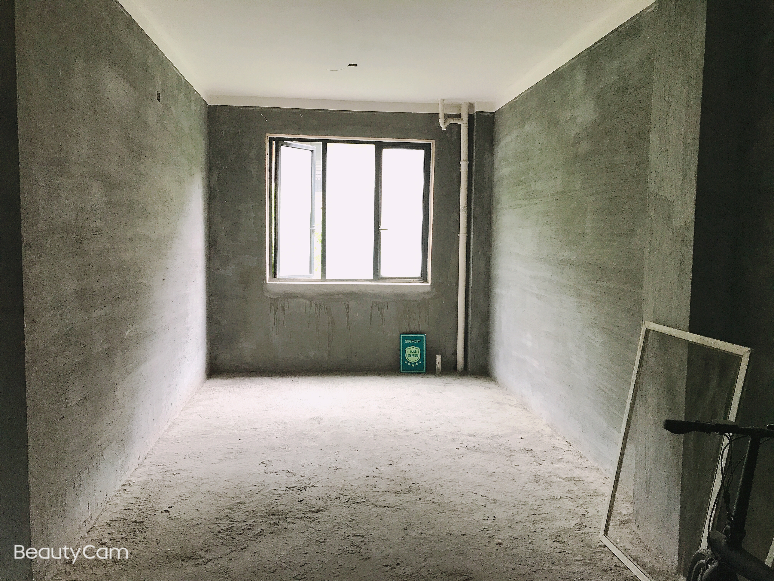 绿地华庭锦城步梯洋房毛坯四房户型很好采光很好房大厅大看房方便