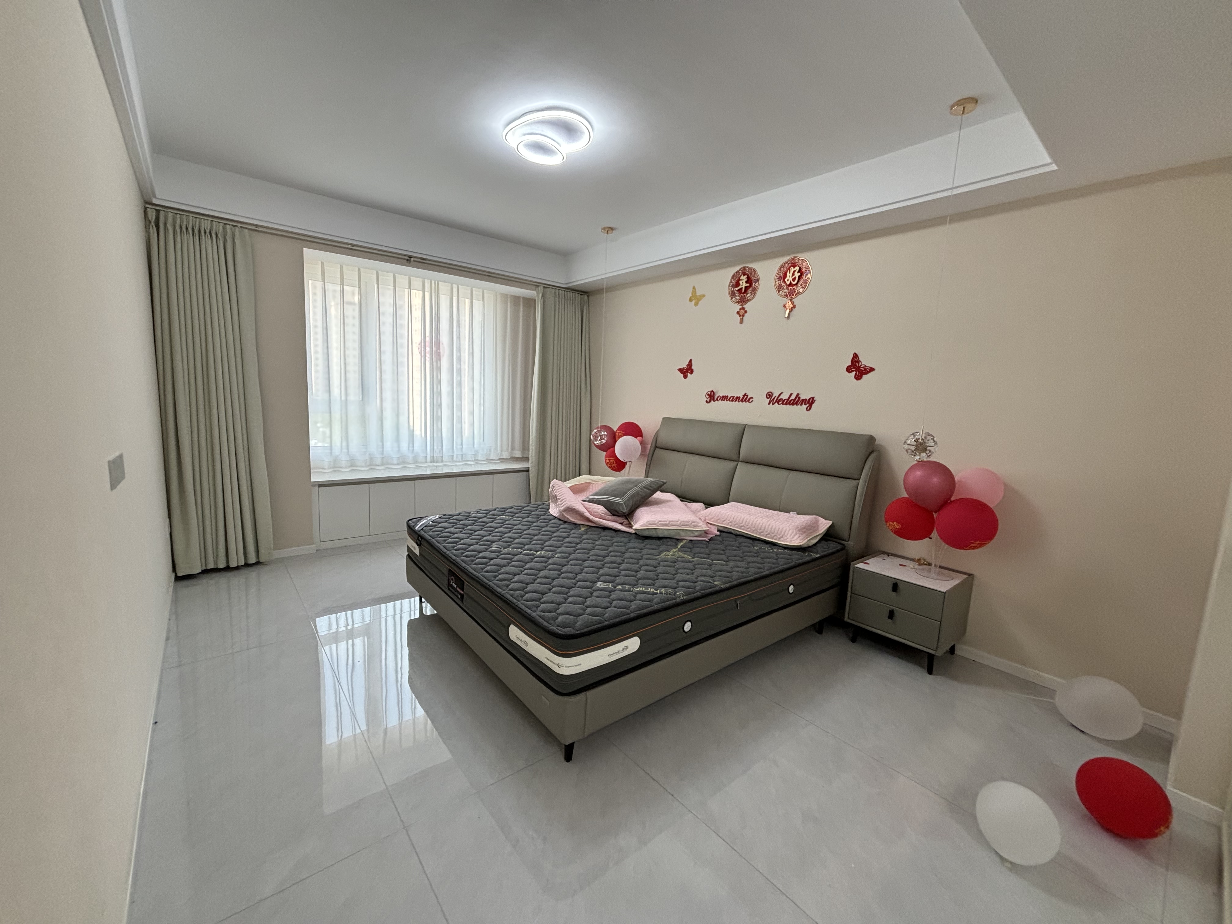 满庭春.精装三房两卫.看房方便.房子直接了个婚层色新的狠