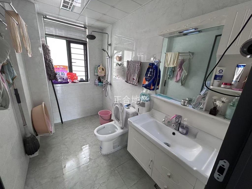 城南，亏本出售，新街，精装三房，成色新，电梯好楼层，证满二