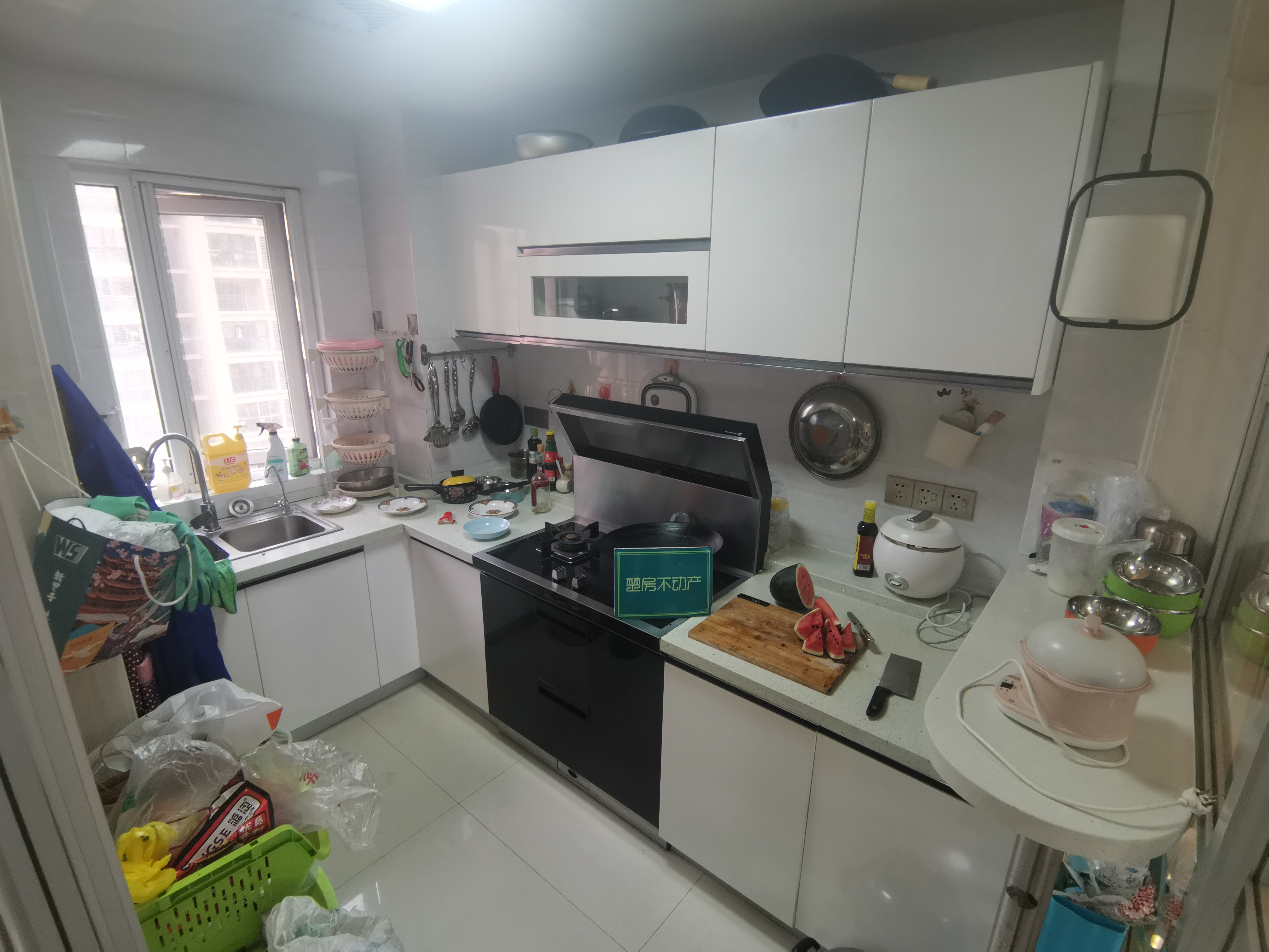 满庭春中高层精装三房两卫边户南北通透家具家电齐全拎包入住