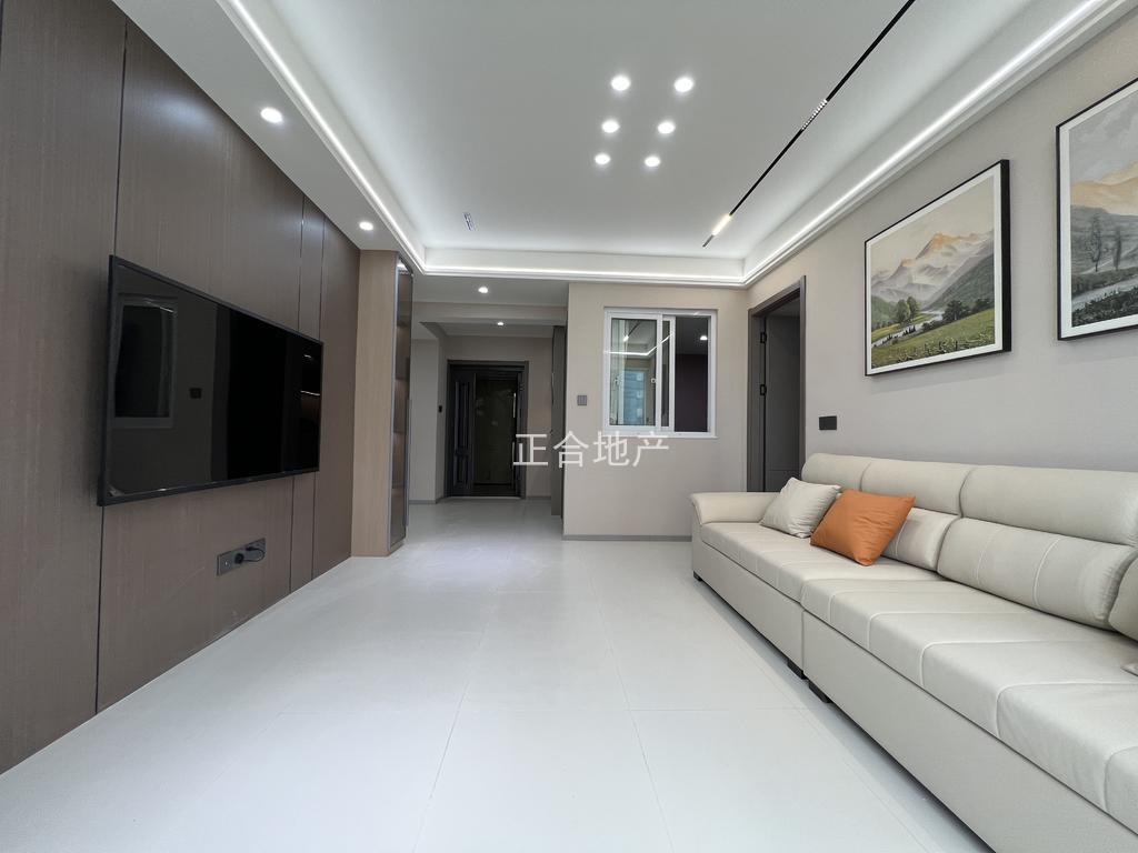 降价了，武商附近，电梯好楼层12楼，精装3房2厅，全新装修，诚心出售，满五