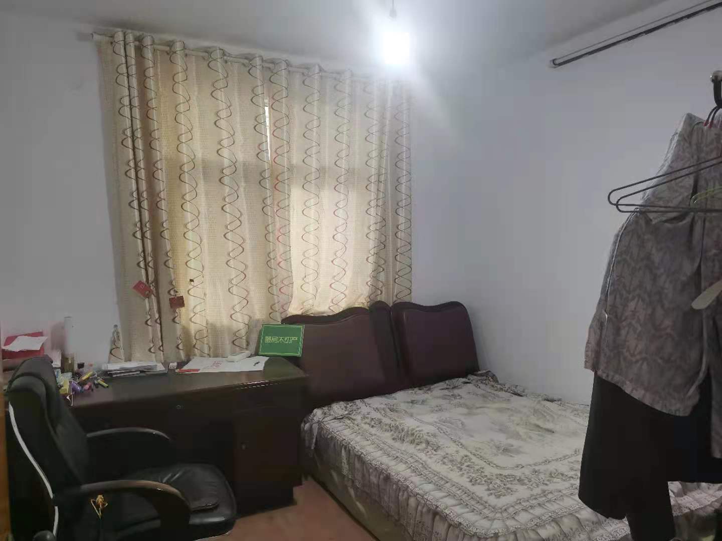 城中芯富景小区大三房，紧邻沔小，地段超好！直接拎包入住。