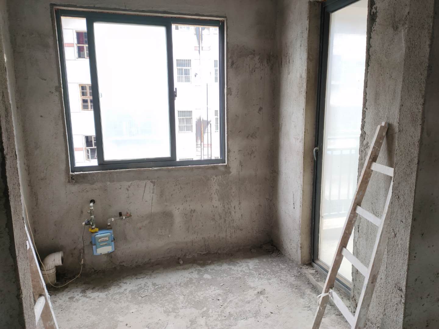 城东路安花园八中旁边 房价格4字头复式楼可按揭